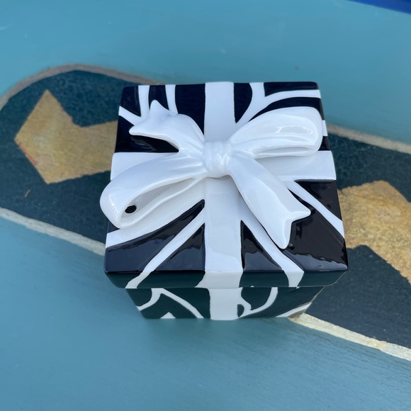 Dana Buchman Ceramic Zebra Print Gift Box Candy Jar - Picture 2 of 6